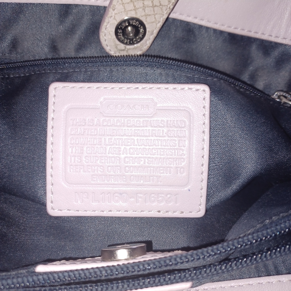 Coach Purse - Picture 4 of 8